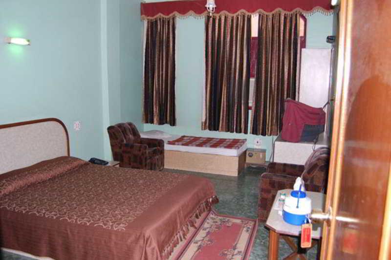 Hotel Woodland Deluxe Нью-Делі Екстер'єр фото