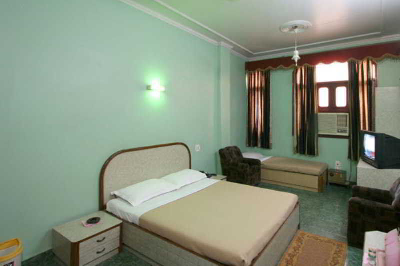 Hotel Woodland Deluxe Нью-Делі Екстер'єр фото